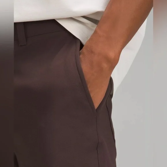 Lululemon Men's Slim-Tapered Heavy Twill Trouser in Espresso M5AYDS